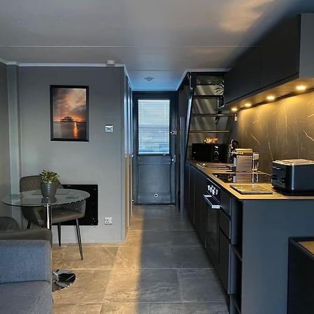 Seascape - Floating Home At Brighton Marina With Free Parking Bagian luar foto