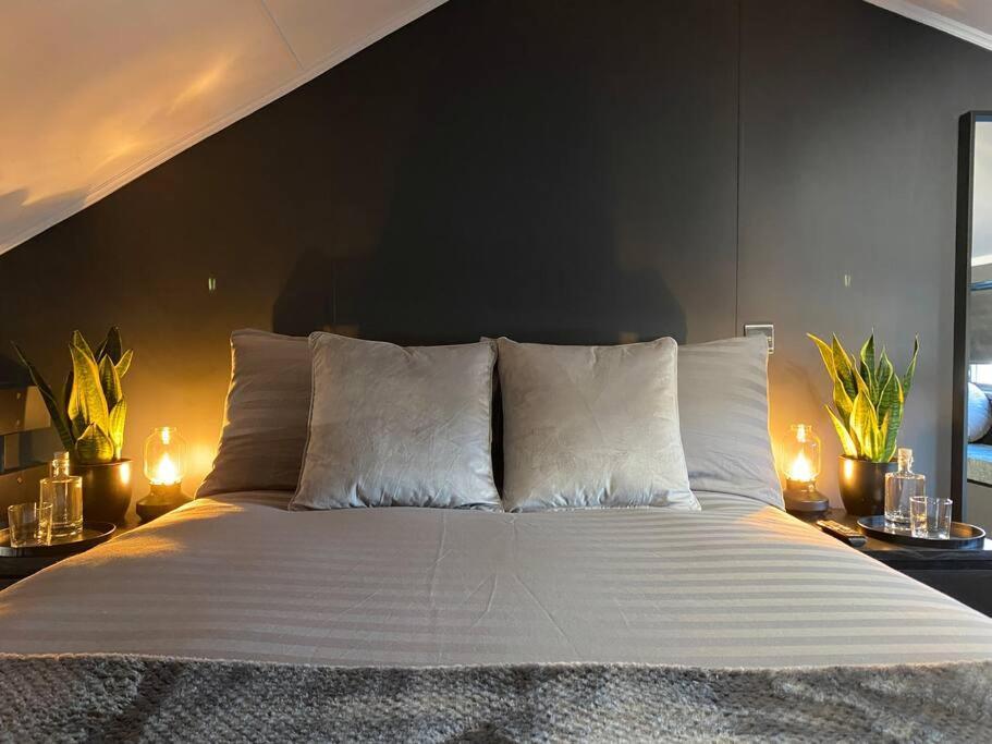 Seascape - Floating Home At Brighton Marina With Free Parking Bagian luar foto
