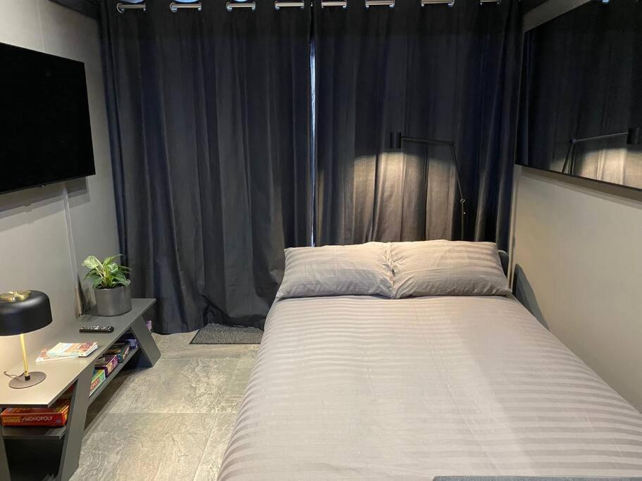 Seascape - Floating Home At Brighton Marina With Free Parking Bagian luar foto