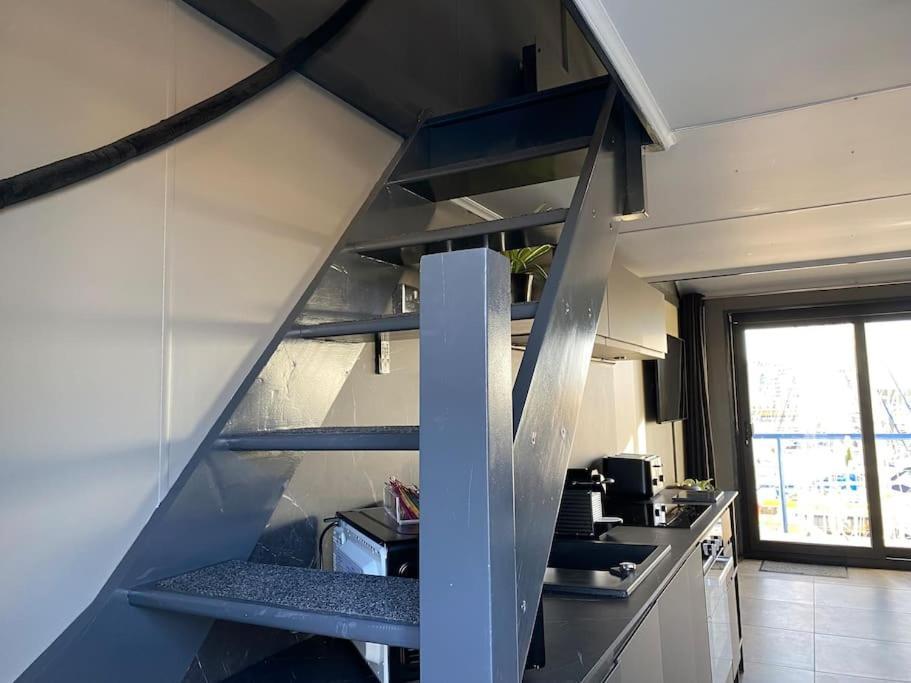 Seascape - Floating Home At Brighton Marina With Free Parking Bagian luar foto